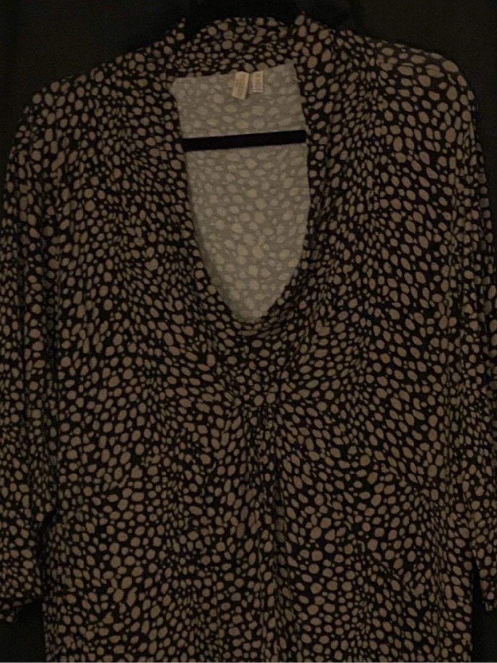 Women's V-Neck Dolman Sleeve Printed Top - Black and Cream